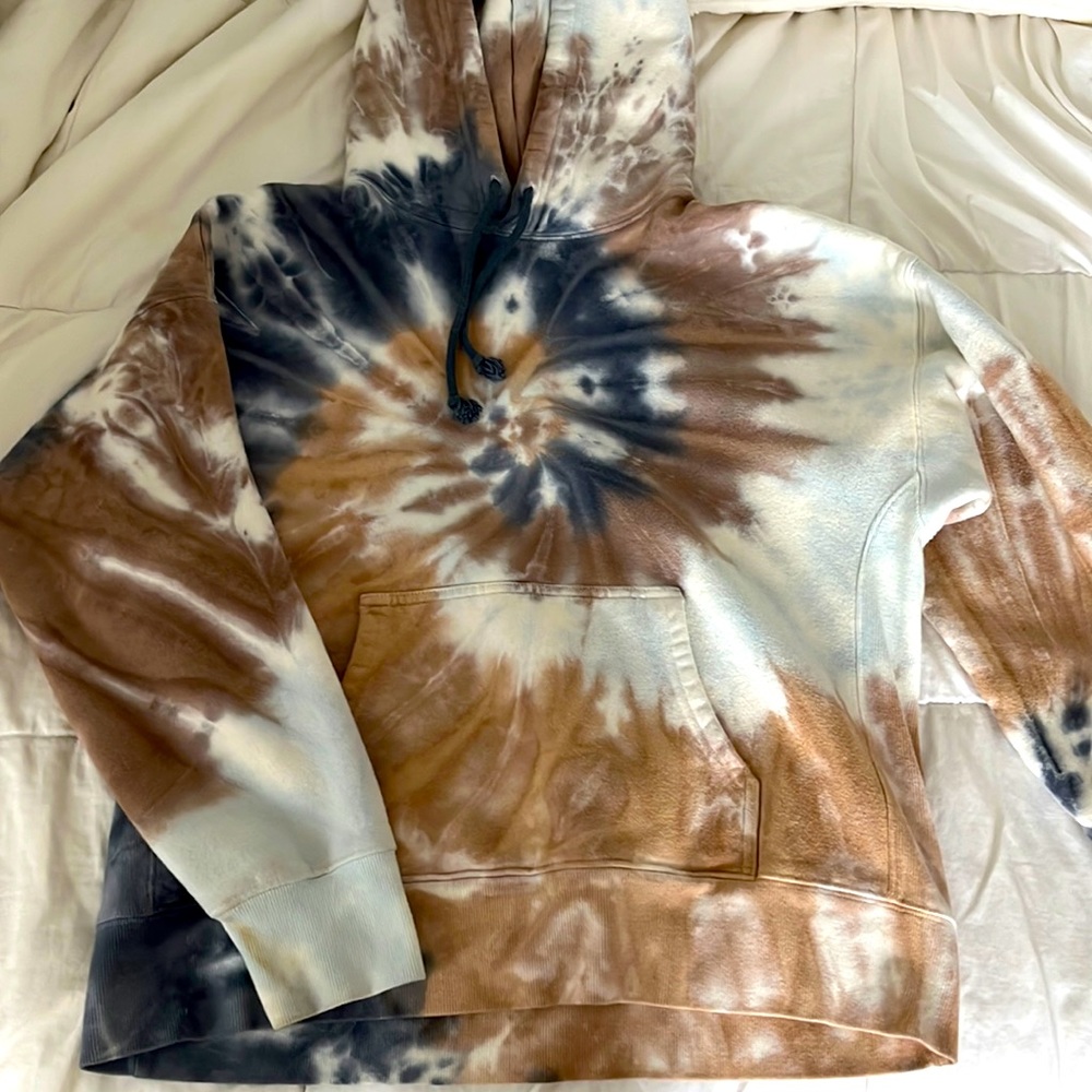 Aritzia TNA tie dye sweatshirt